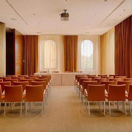 Nh Szálloda 4*