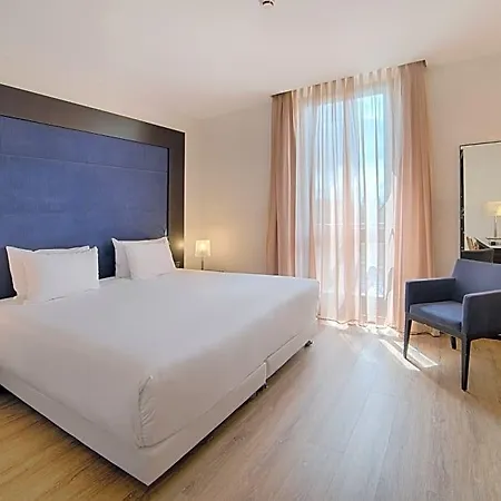 Hotel Nh 4*
