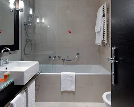 فندق إن إتش 4*